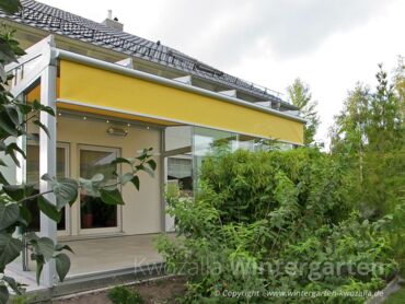 Seitlicher Sonnenschutz für Ihre Terrassenüberdachung - Vertikalmarkise in Meißen