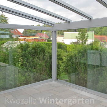 transparente Terrassenverglasung, Schiebeverglasung - rahmenloses Verglasungssystem von Kwozalla